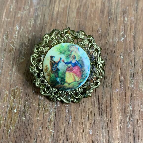 Vintage WESTERN GERMANY Filigree Medallion Courting Couple Gold Porcelain Brooch - Picture 1 of 4